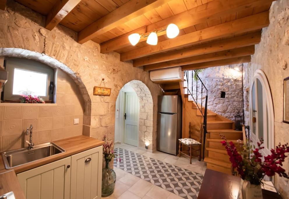 La Casa Di Bella A Tradional Stone House With Barbecue Villa Kariá Exterior foto