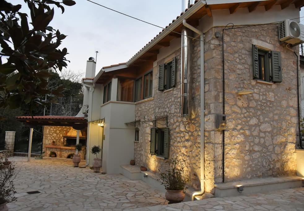 La Casa Di Bella A Tradional Stone House With Barbecue Villa Kariá Exterior foto