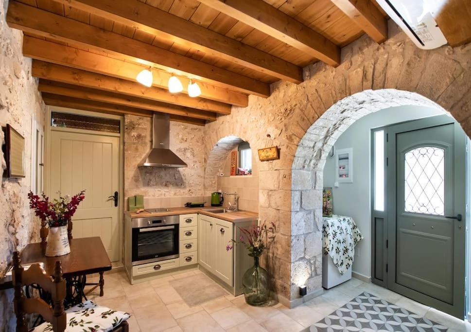La Casa Di Bella A Tradional Stone House With Barbecue Villa Kariá Exterior foto