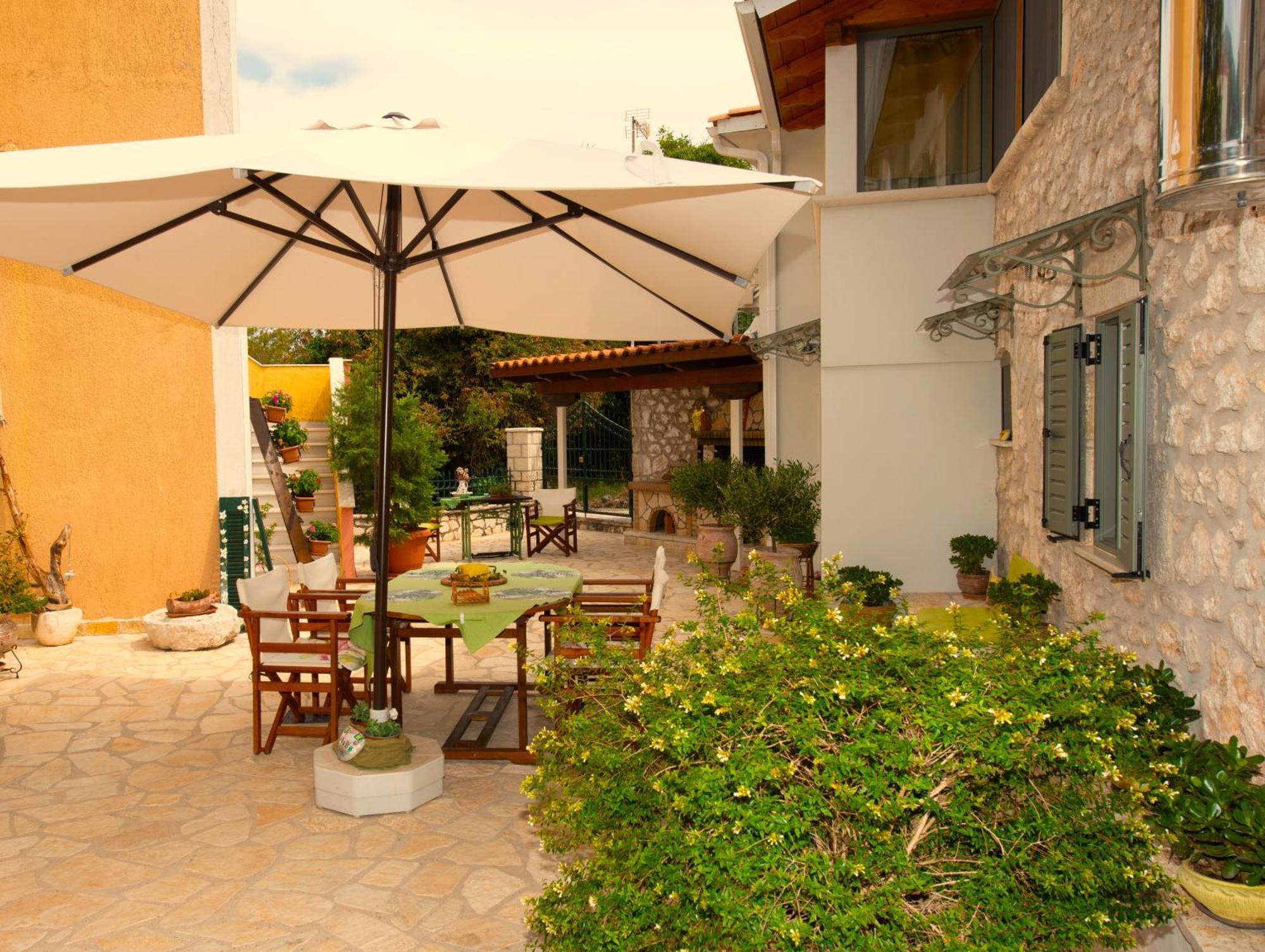 La Casa Di Bella A Tradional Stone House With Barbecue Villa Kariá Exterior foto